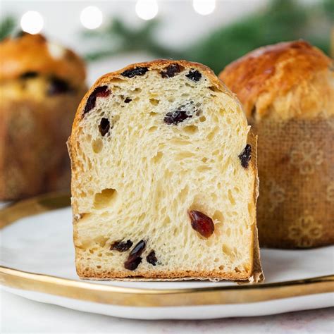 what is panettone bread.